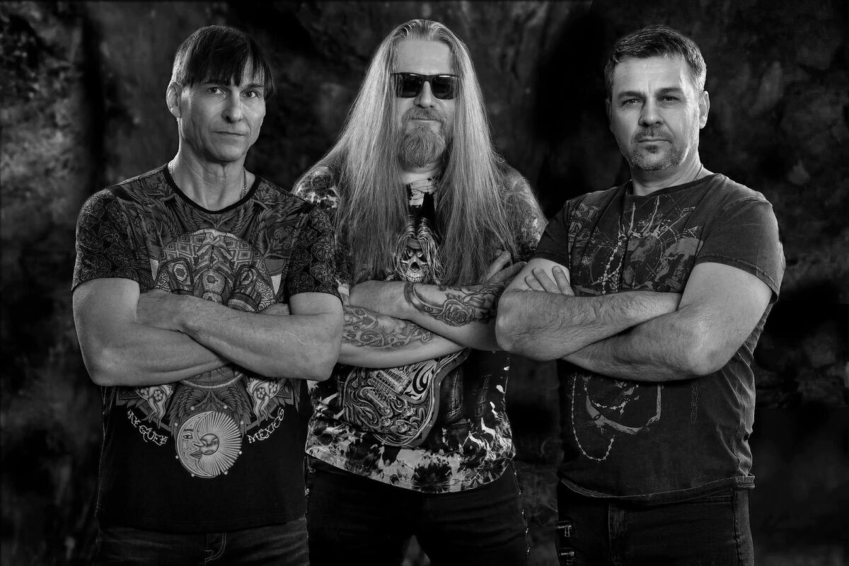 Extra Band releases new album “Full of Love”
