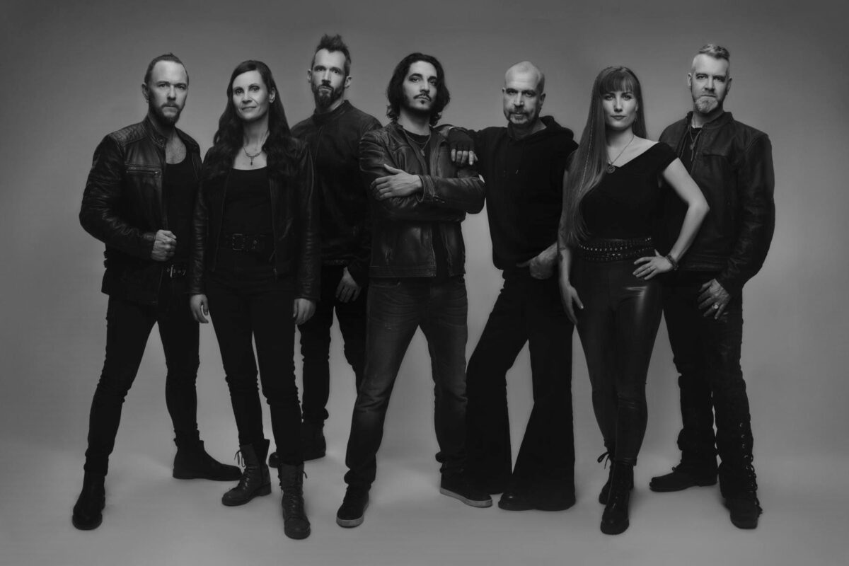 Schandmaul release new single and official music video “In der Hand” |